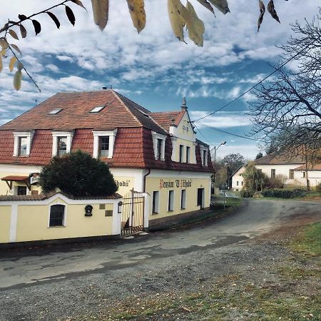 Penzion U Prihodu Hotel Jesenice  Exterior photo