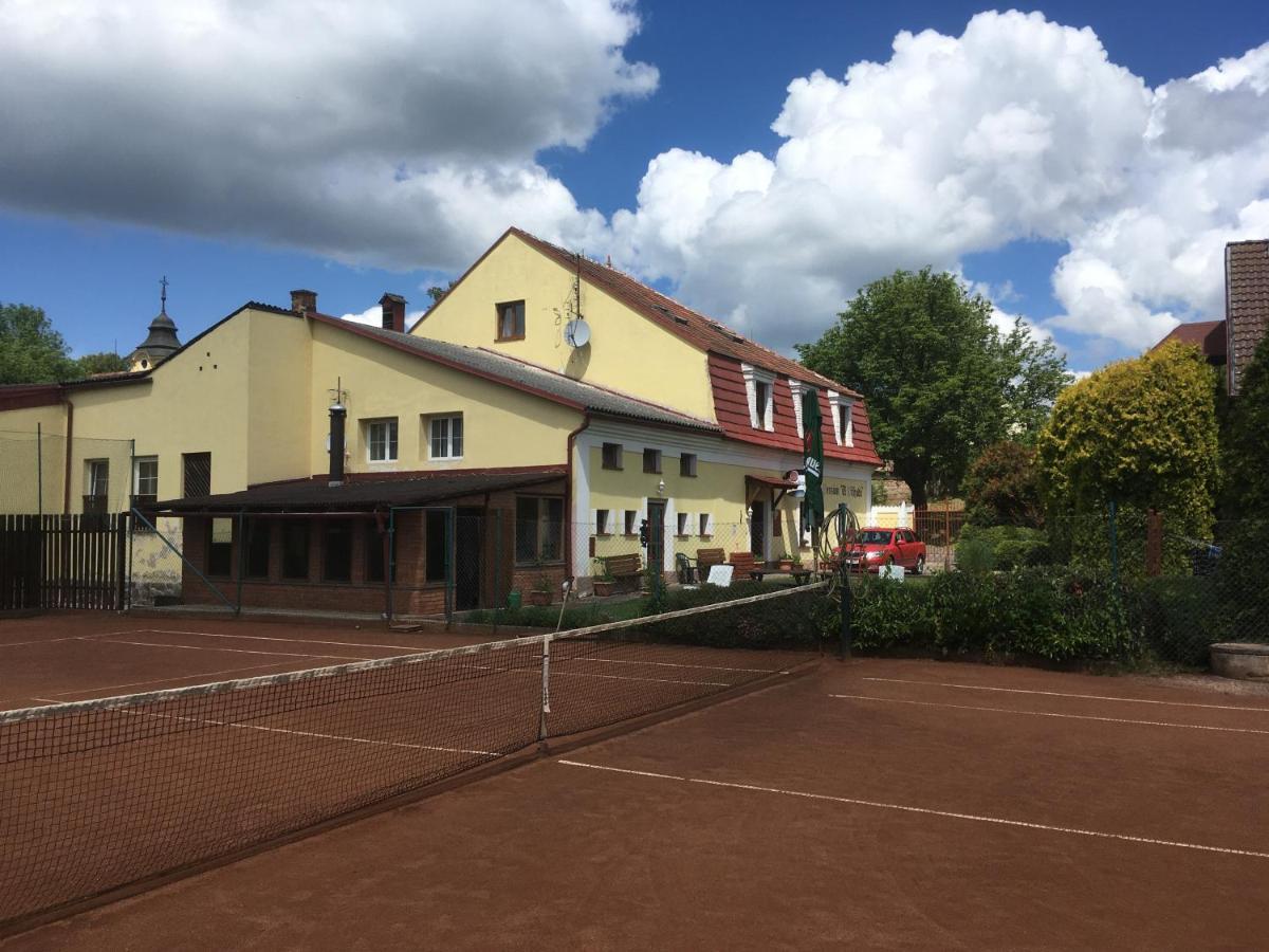 Penzion U Prihodu Hotel Jesenice  Exterior photo