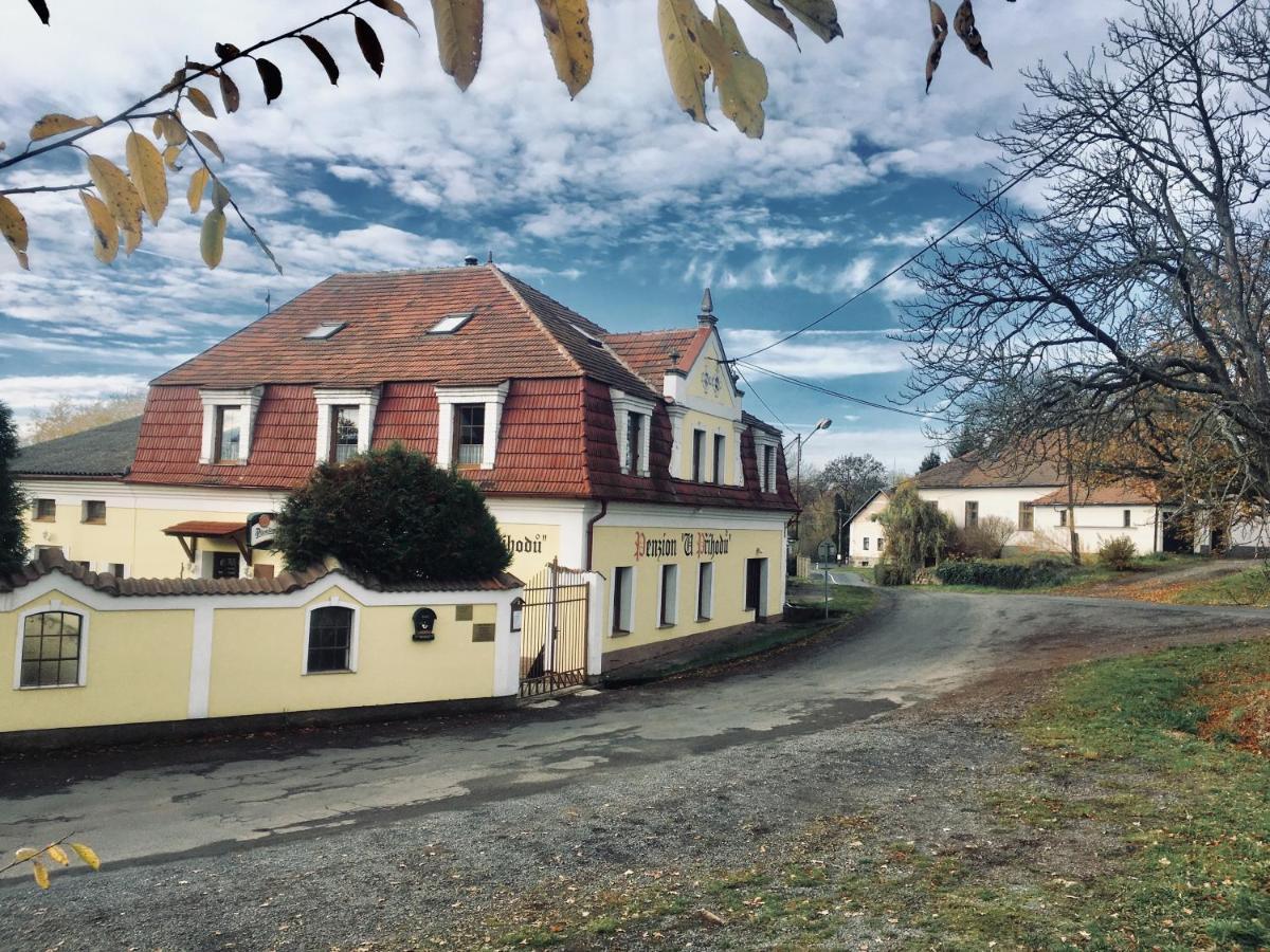 Penzion U Prihodu Hotel Jesenice  Exterior photo